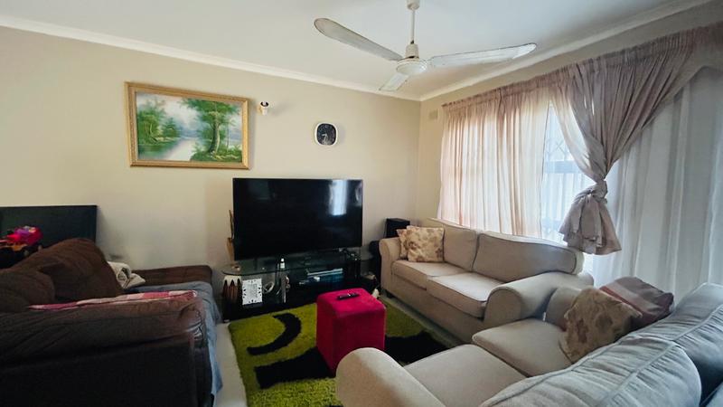 2 Bedroom Property for Sale in Fairview Western Cape